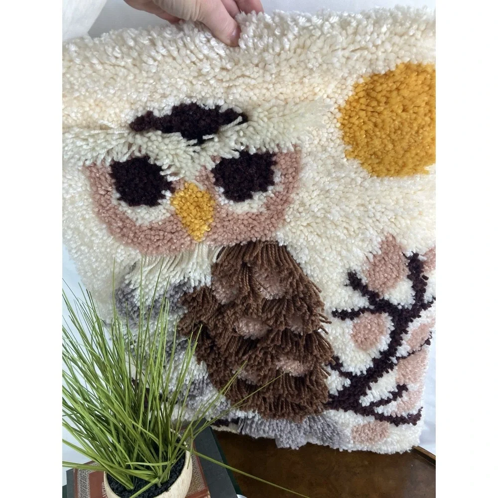 Vintage 1977 Bernat Hi Lo Latch Hook Owl Yarn Wall Tapestry Hanging Retro MCM